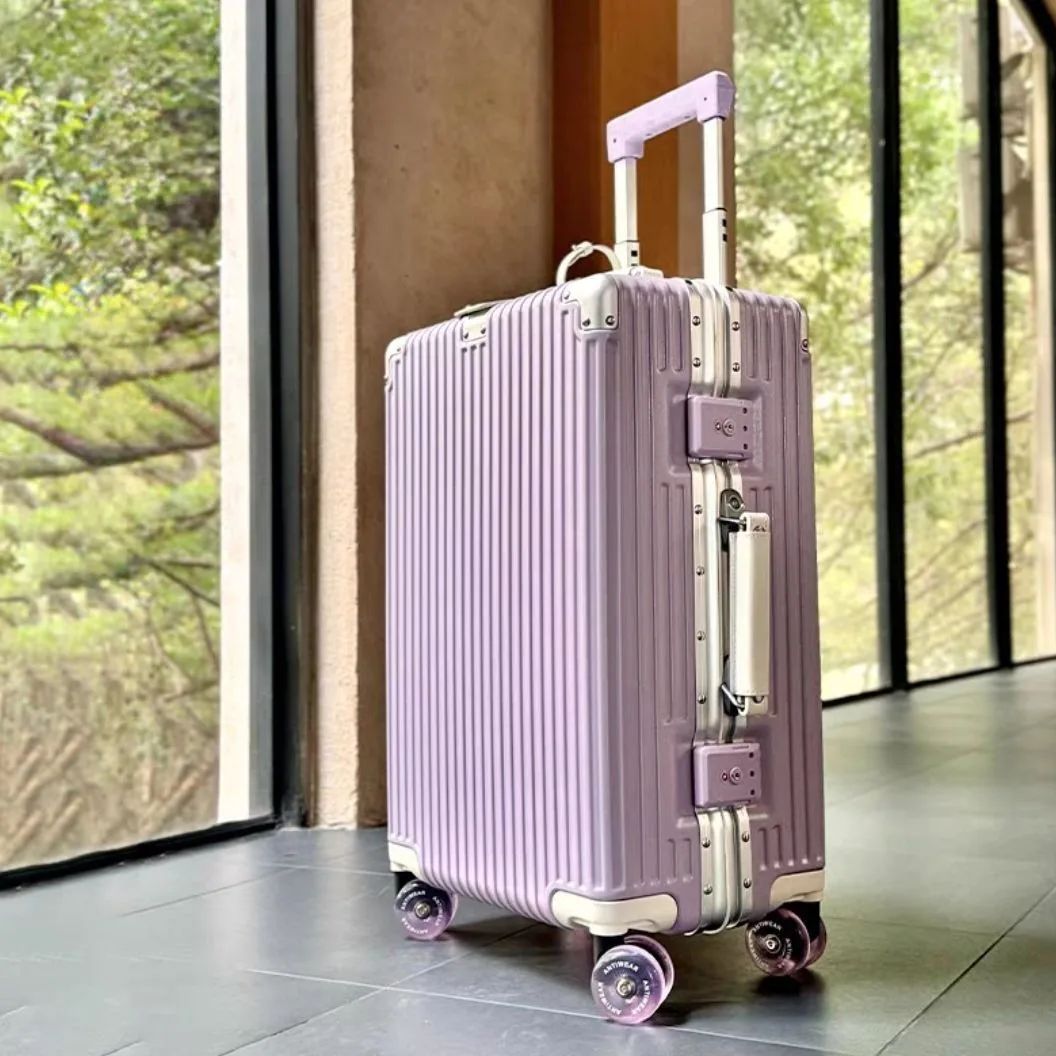スーツケース アルミフレーム カラフルなサイレントスピナーホ - Aluminum Frame Carry On Luggage のレビューと価格